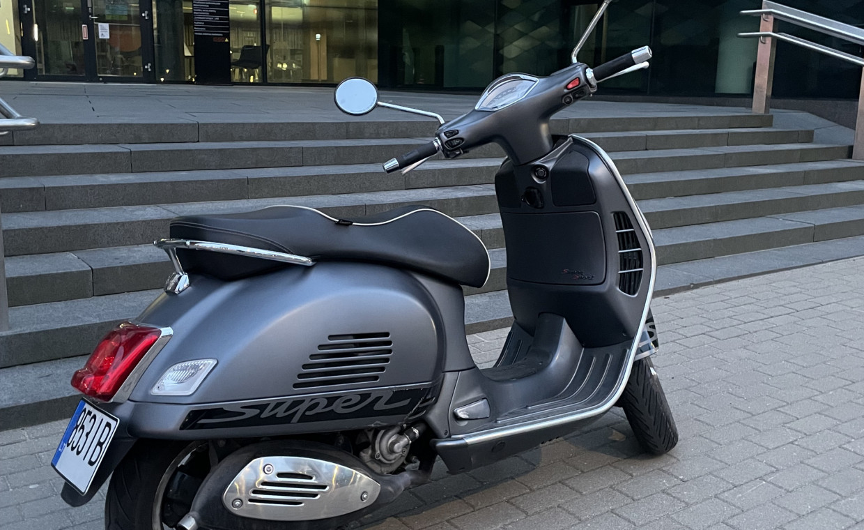 Motociklų nuoma, PIAGGIO VESPA GTS SUPER SPORT nuoma, Vilnius