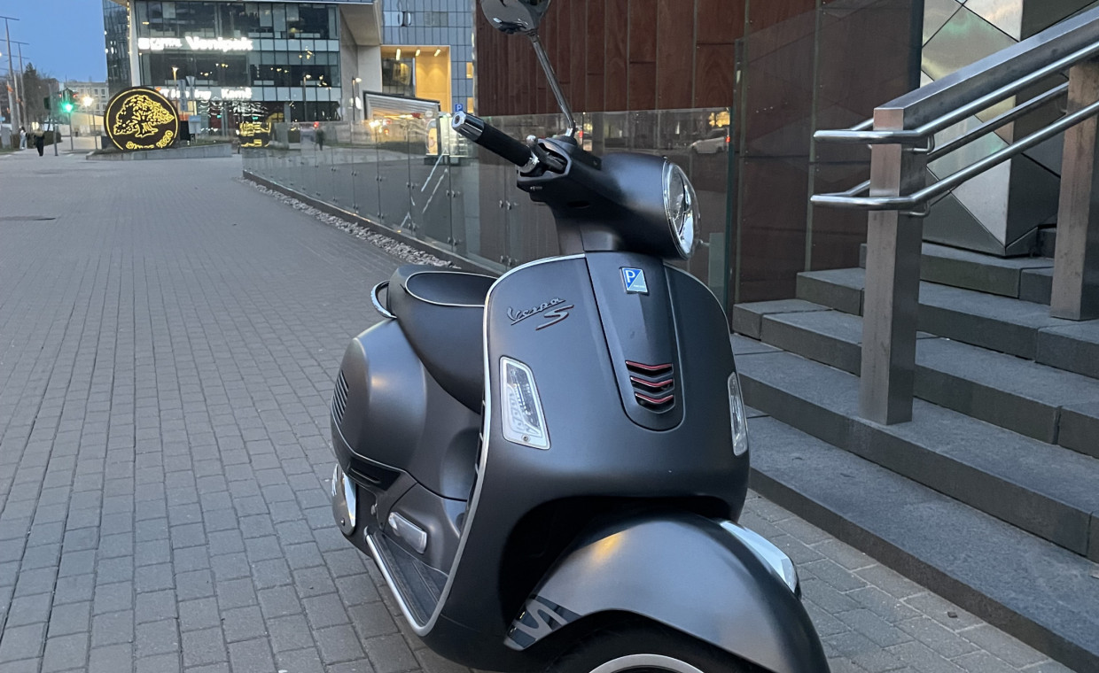 Motociklų nuoma, PIAGGIO VESPA GTS SUPER SPORT nuoma, Vilnius