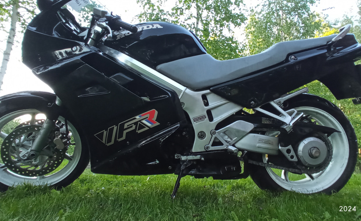 Motociklų nuoma, Honda VFR750 nuoma, Vilnius