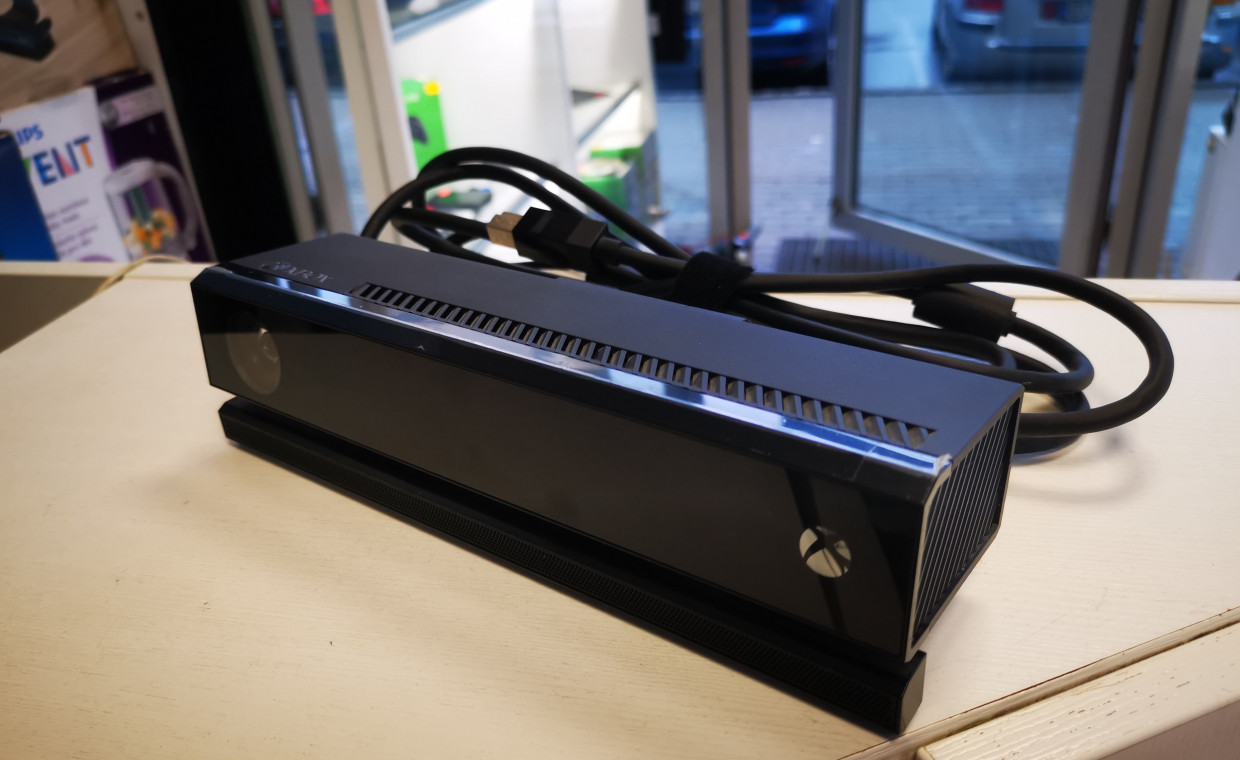 Žaidimų konsolių nuoma, XBOX ONE su kamera ir 2 pultais nuoma nuoma, Vilnius