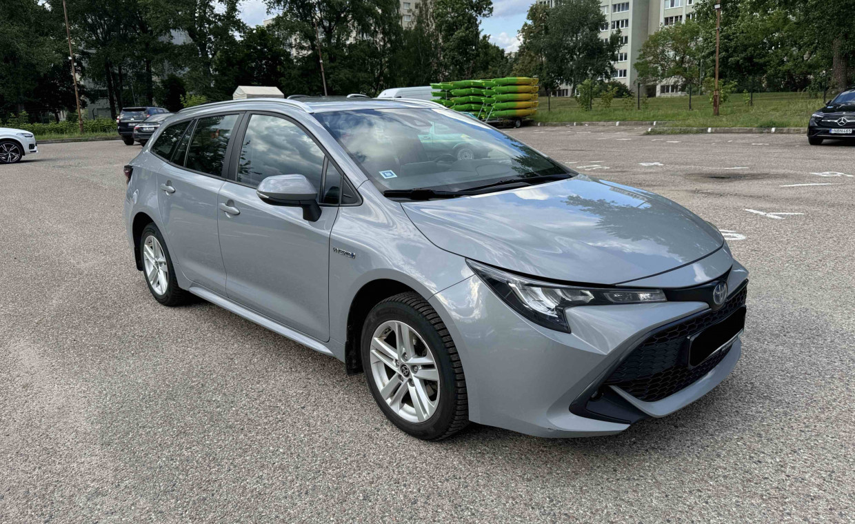 Automobilių nuoma, Toyota Corolla Hybrid nuoma, Vilnius