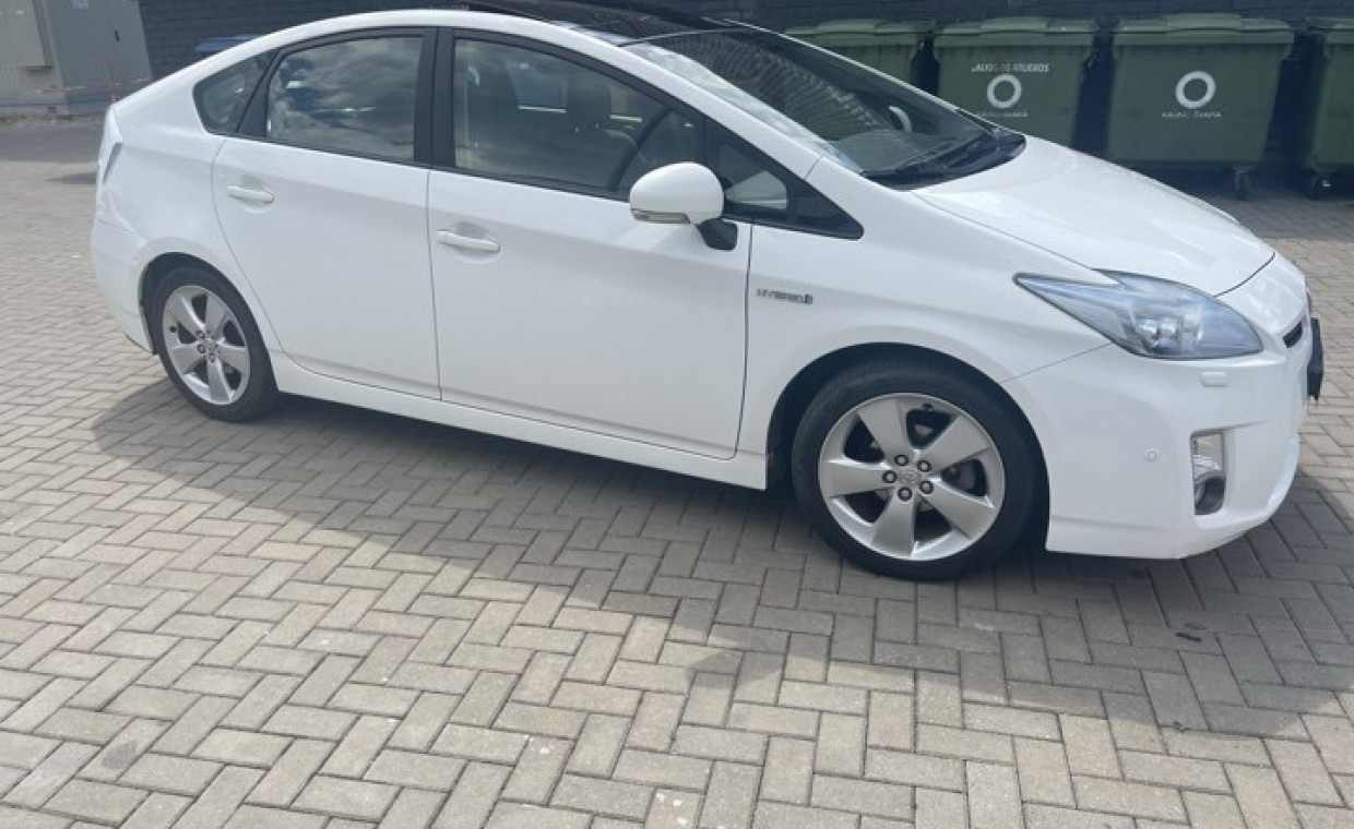 Automobilių nuoma, Toyota Prius nuoma, Kaunas