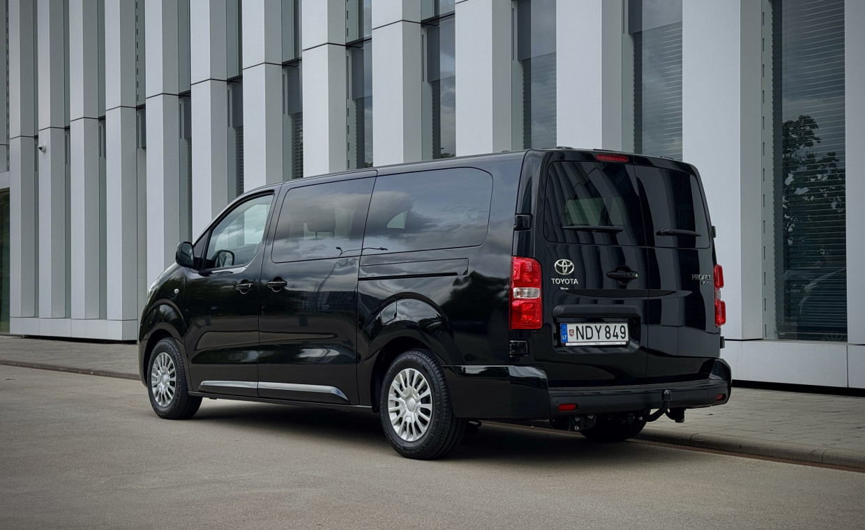 Mikroautobusų ir kemperių nuoma, Toyota Proace Verso mikroautobusas nuoma, Vilnius