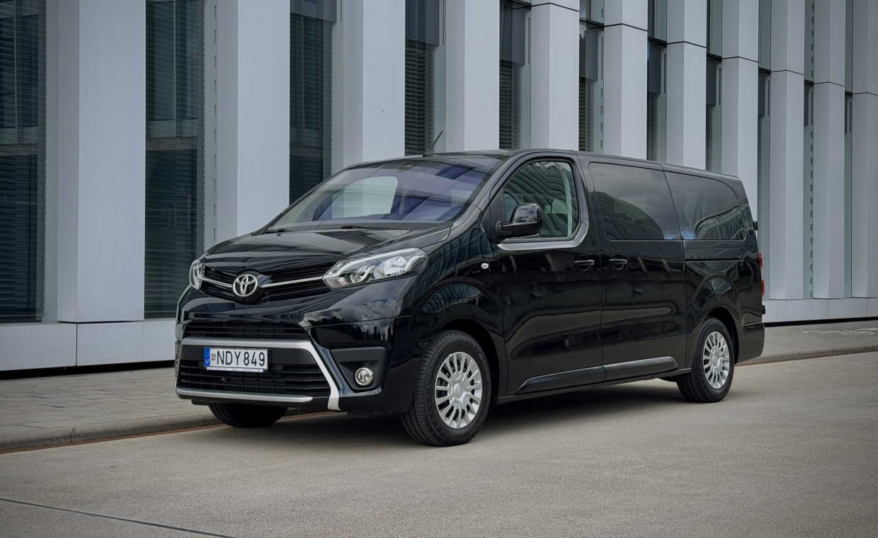 Mikroautobusų ir kemperių nuoma, Toyota Proace Verso mikroautobusas nuoma, Vilnius