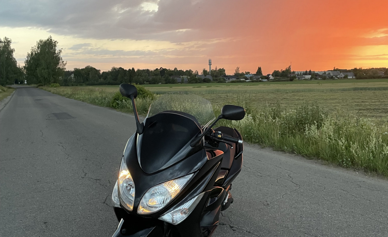 Motociklų nuoma, Yamaha TMAX nuoma, Panevėžys