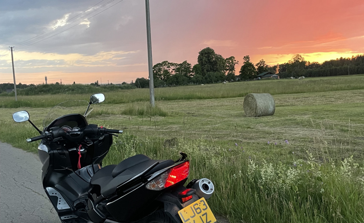 Motociklų nuoma, Yamaha TMAX nuoma, Panevėžys