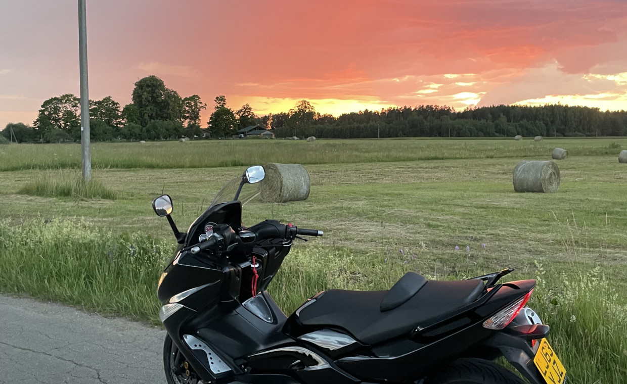 Motociklų nuoma, Yamaha TMAX nuoma, Panevėžys