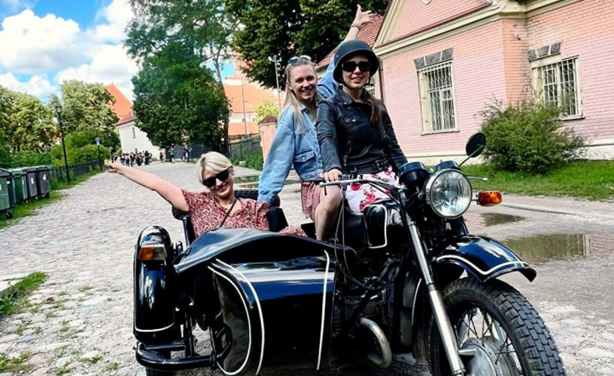 Laisvalaikio daiktų nuoma, Mototurizmas senovinio motociklo lopšyje nuoma, Vilnius