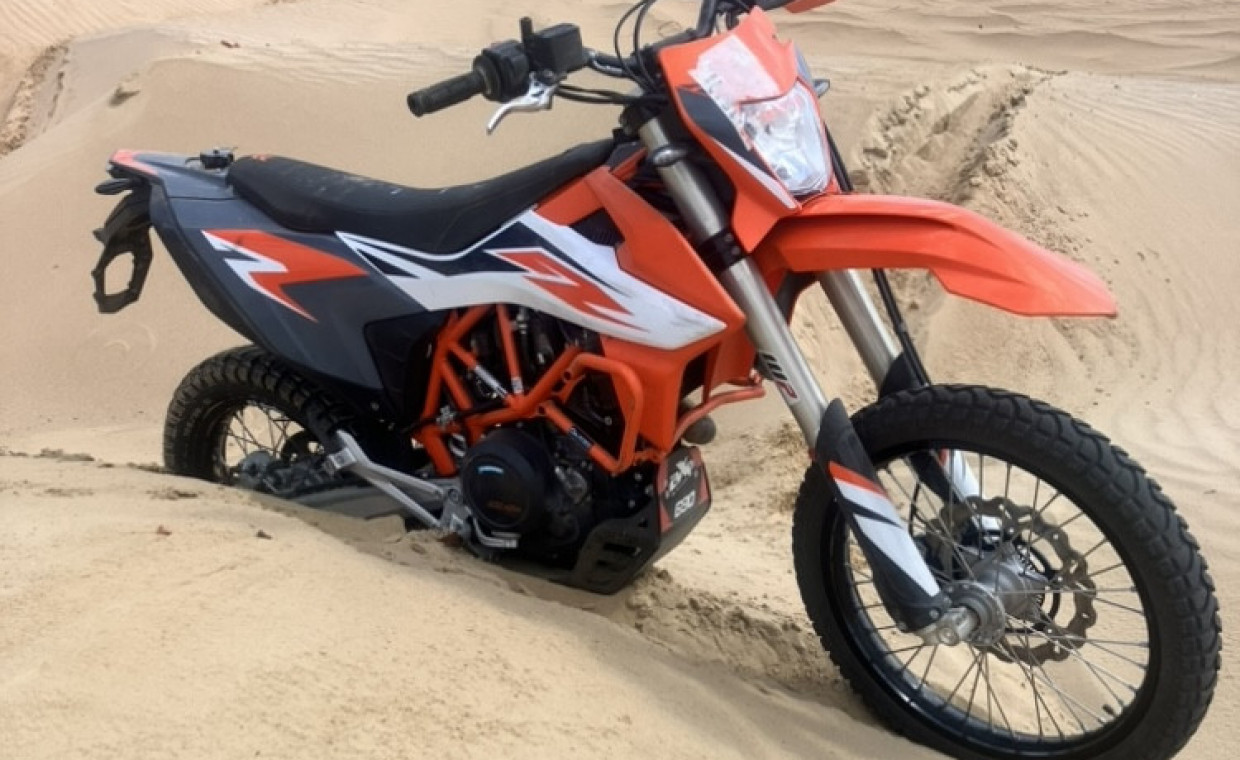 Motociklų nuoma, KTM 690R 2022 nuoma, Tauragė