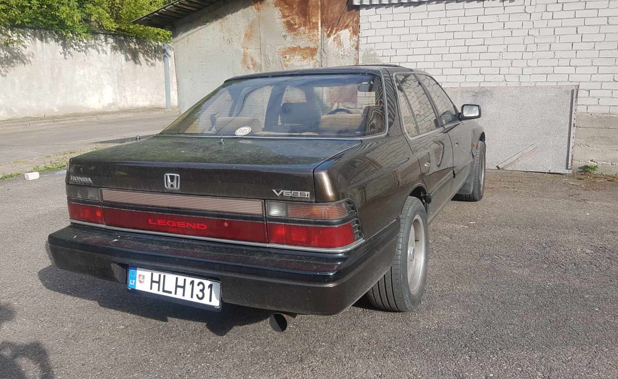 Automobilių nuoma, Honda Legend, 1989, V6, Sedanas nuoma, Vilnius