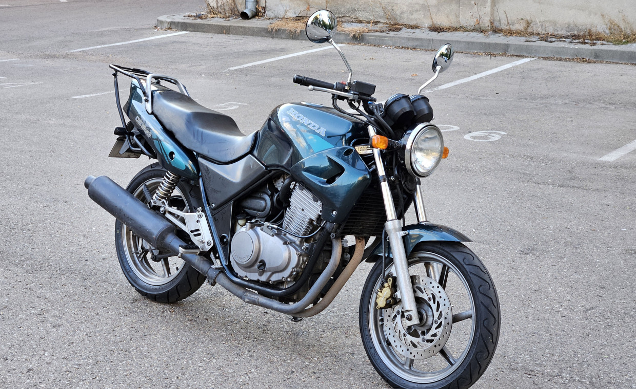 Motociklų nuoma, Honda CB500 nuoma, Vilnius