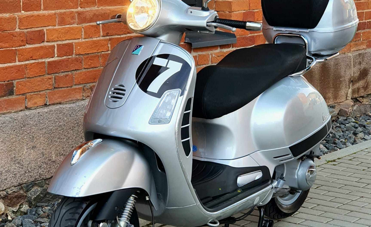 Motociklų nuoma, Piaggio Vespa GTS nuoma, Kaunas