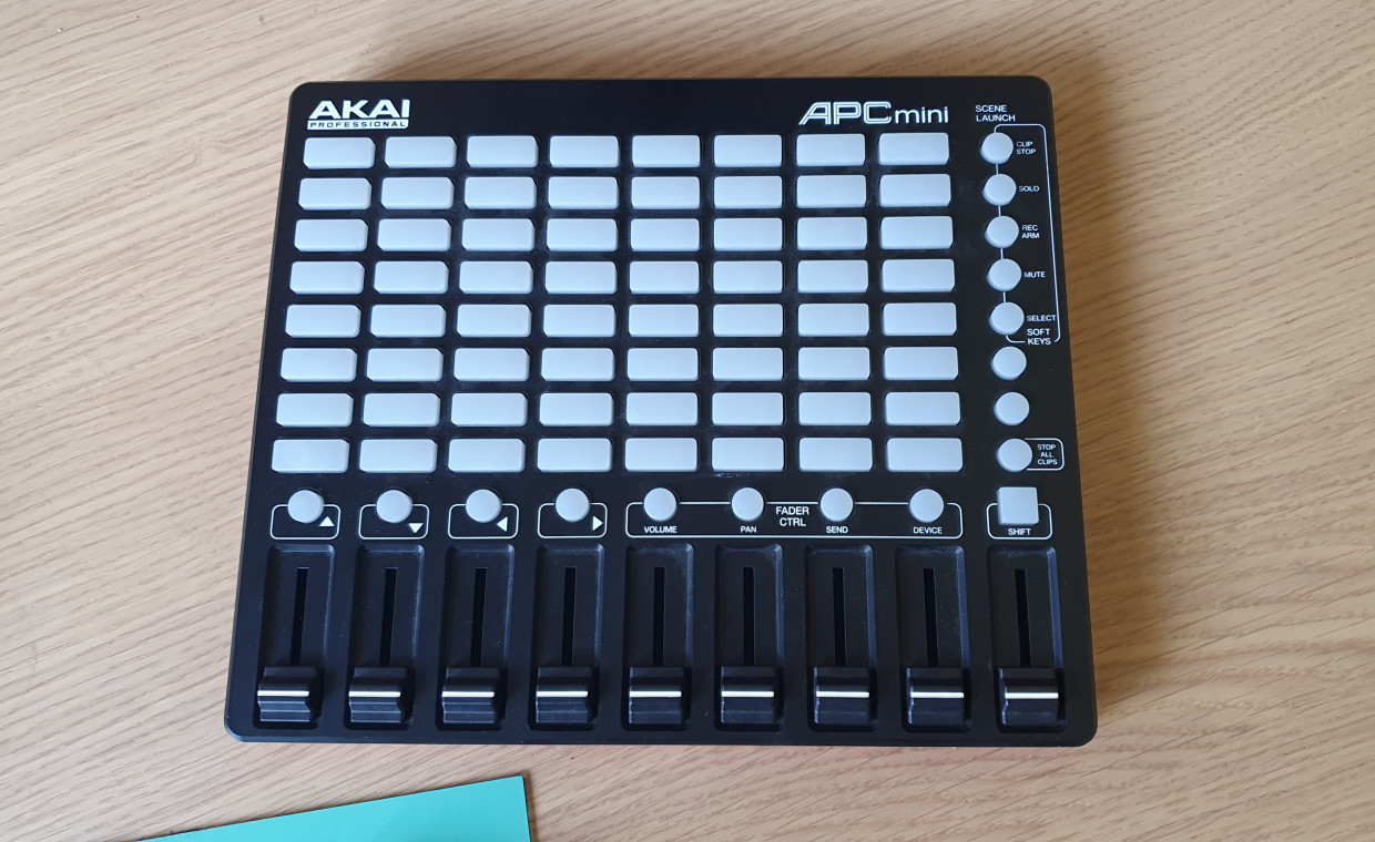 Garso technika ir instrumentai, Kontroleris Akai Professional APC Mini nuoma, Vilnius