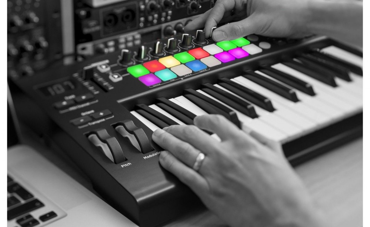 Garso technika ir instrumentai, Midi kontroleris Novation LaunchKey 25 nuoma, Vilnius