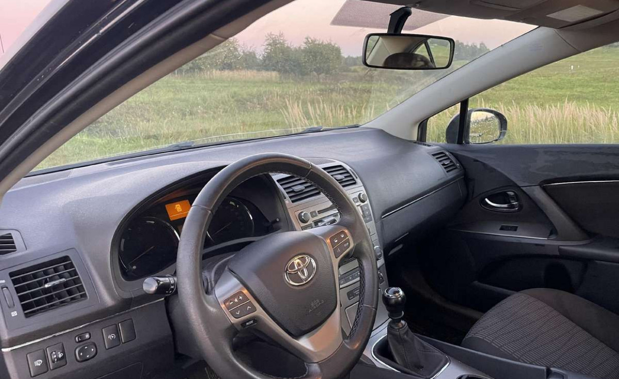 Automobilių nuoma, TOYOTA Avensis nuoma, Klaipėda