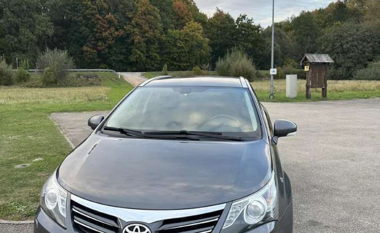 Automobilių nuoma, TOYOTA Avensis nuoma, Klaipėda