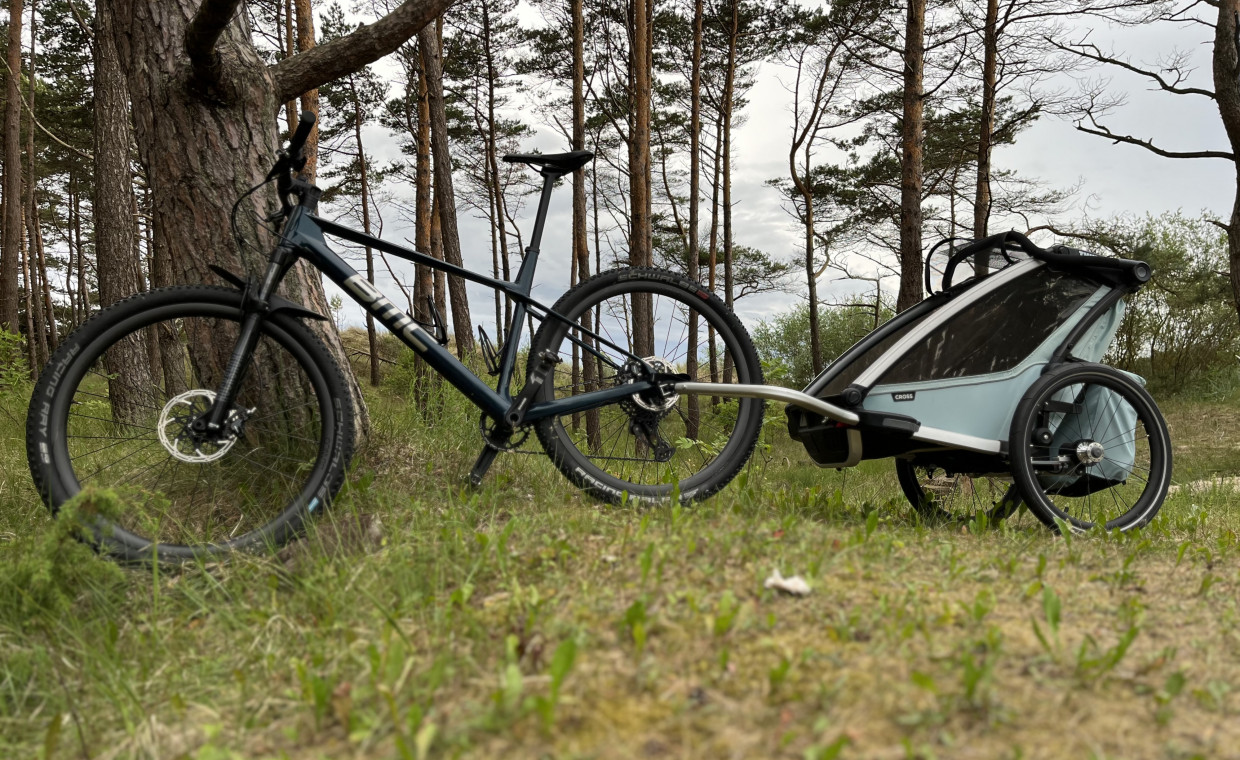 Vaikų daiktų nuoma, Thule Chariot Cross dviračio priekaba nuoma, Vilnius