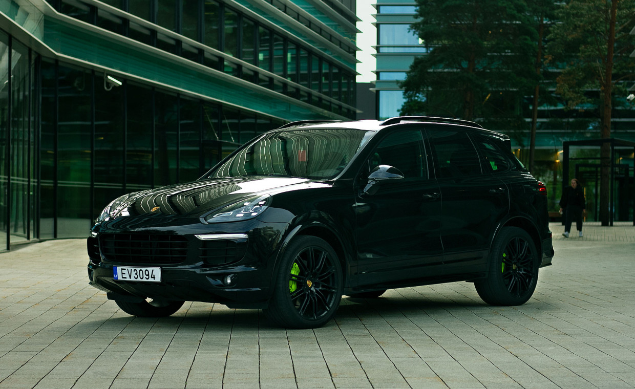 Automobilių nuoma, Porsche Cayenne, 3.0 l., visureigis nuoma, Vilnius