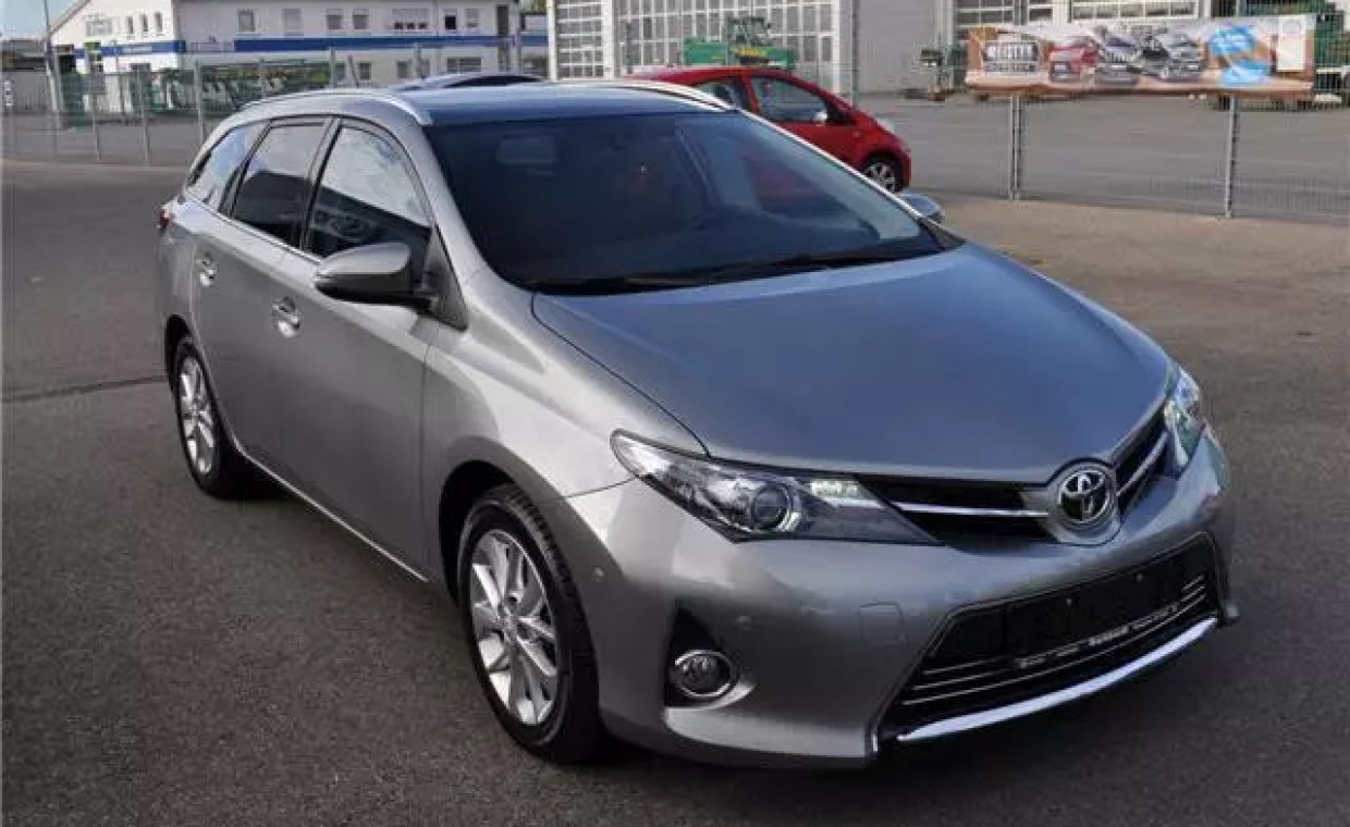 Automobilių nuoma, Automobilis Toyota Auris nuoma, Vilnius