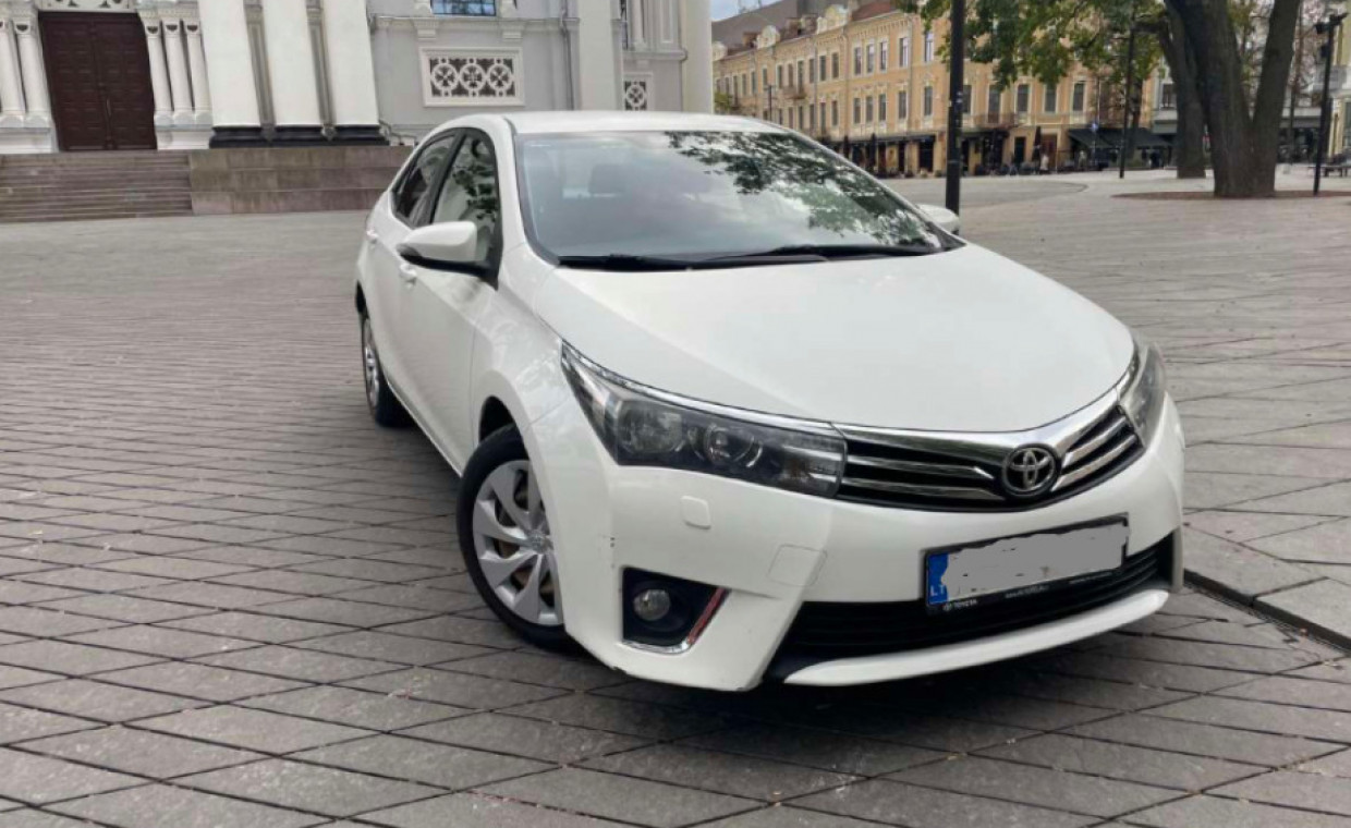 Automobilių nuoma, Toyota Corrola, 2014 nuoma, Kaunas