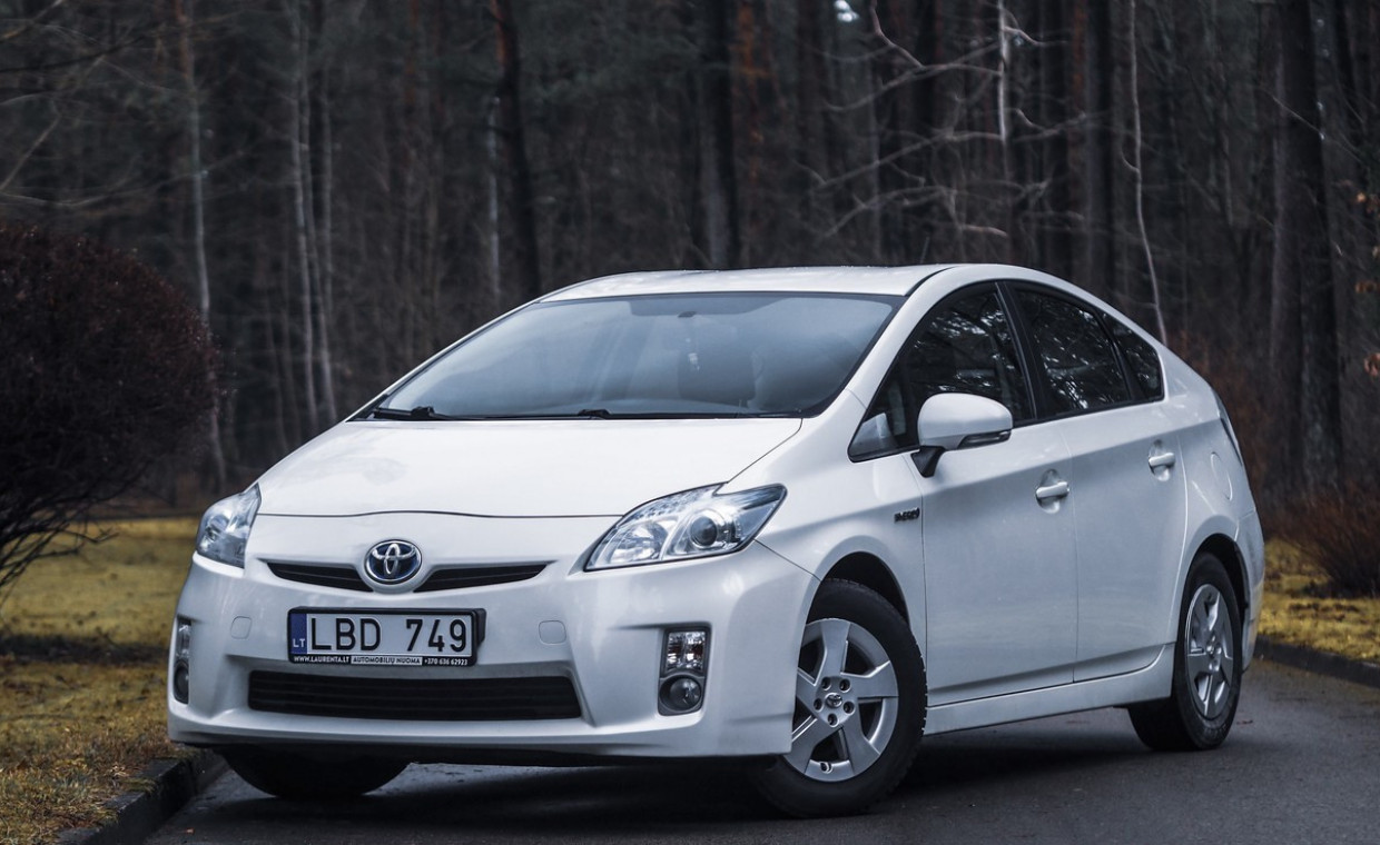 Automobilių nuoma, TOYOTA PRIUS LPG nuoma, Vilnius