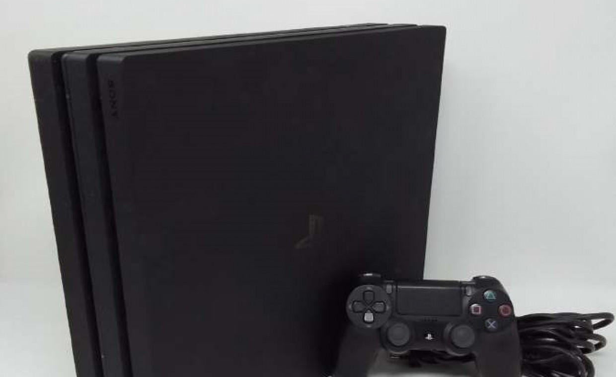 Žaidimų konsolių nuoma, PS4 Playstation 4 Pro su 2 pulteliais nuoma, Klaipėda