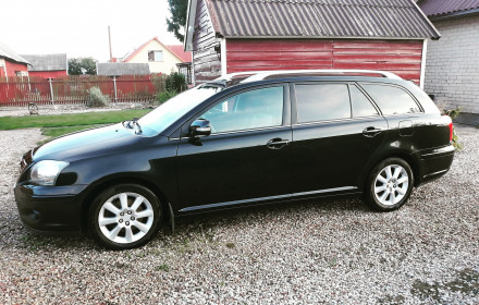 Toyota Avensis Universalas Juoda Odinis