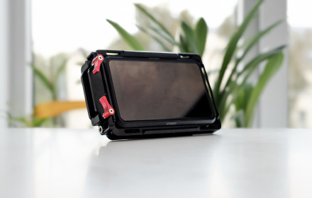 Atomos Shinobi monitorius su Cage